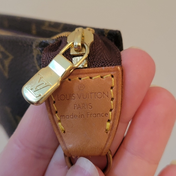 Authentic Louis Vuitton Dark Brown Monogram Pouch !!! - Picture 11 of 12